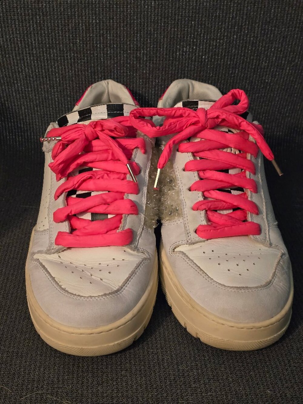 P448 Women's Mason Sneakers White Chess & Bubble Wrap Style Size 10 - Picture 2 of 10